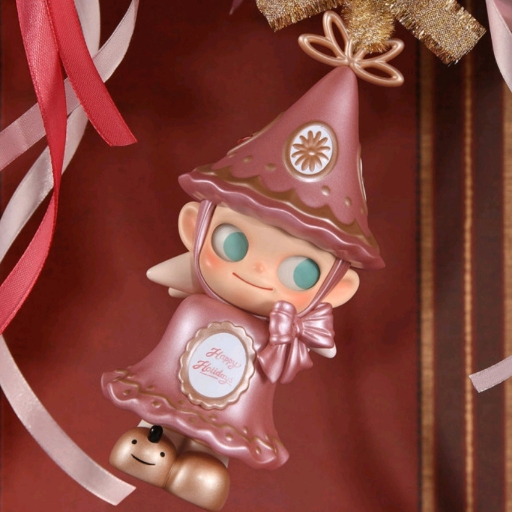 Zsiga The Winter of Gifts Series Figures NIB - Dressed‎ Up